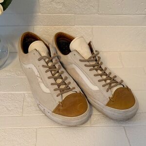 Vans Low-Top Sneakers in White and Brown